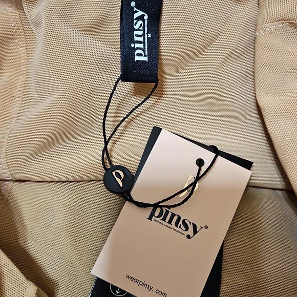 NWT Pinsy Scultping Lace Shapesuit Elegant Bodysuit Medium Beige - Picture 9 of 9